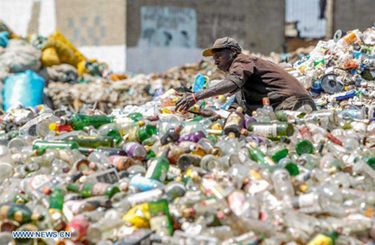 Việt Nam sẽ ngưng toàn bộ việc nhập khẩu rác nhựa vào năm 2021